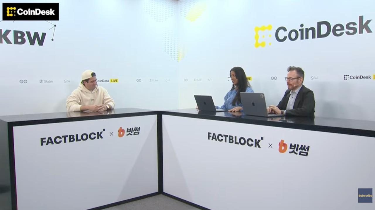Matt Wright discussing Gaia in the CoinDesk studio at Korea Blockchain Week